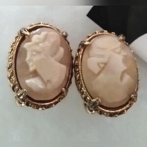 Vintage Cameo Clip-on Earrings